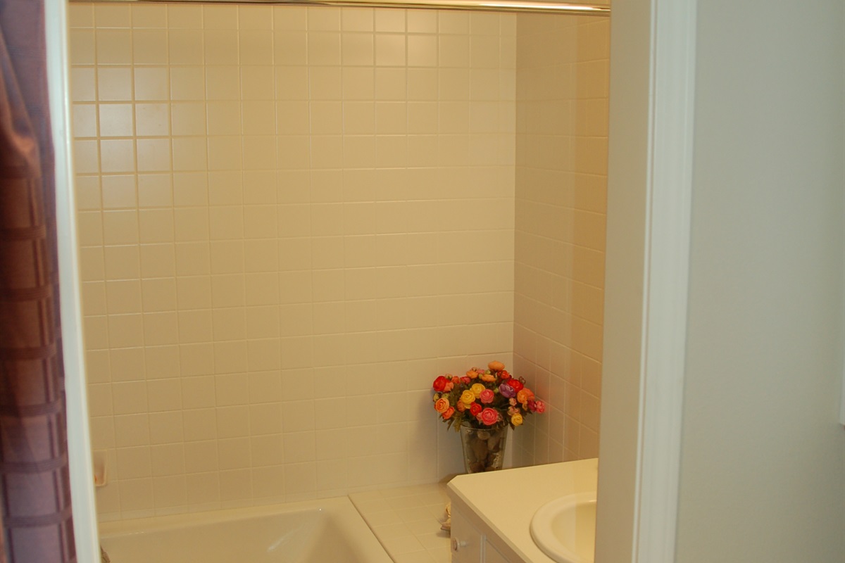 Bathroom upstairs (all 3 bedrooms have same set up)