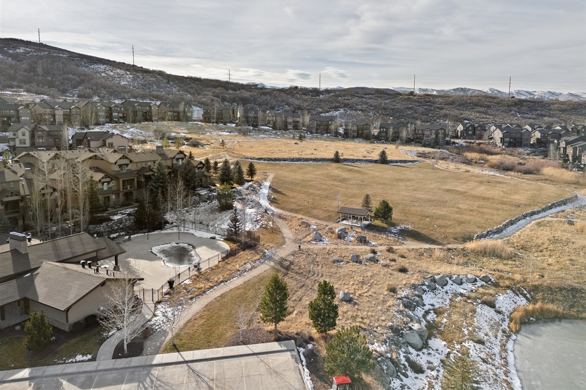 Community Amenities - Seasonal Pool