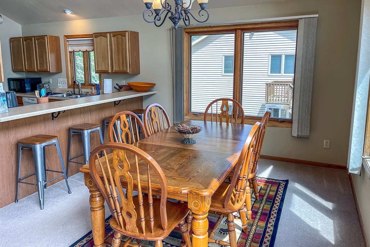 105 Upper Dining Area Seats 6