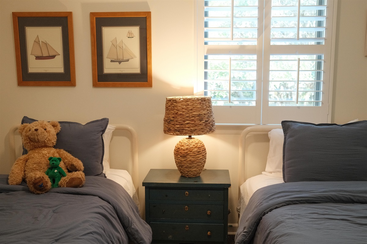 Bedroom 4 w/ two twin beds