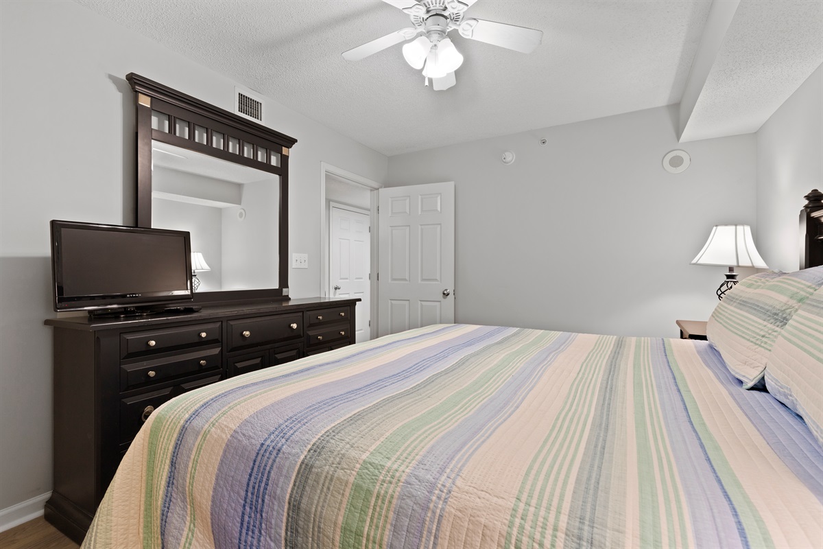 King bed in 2nd bedroom
