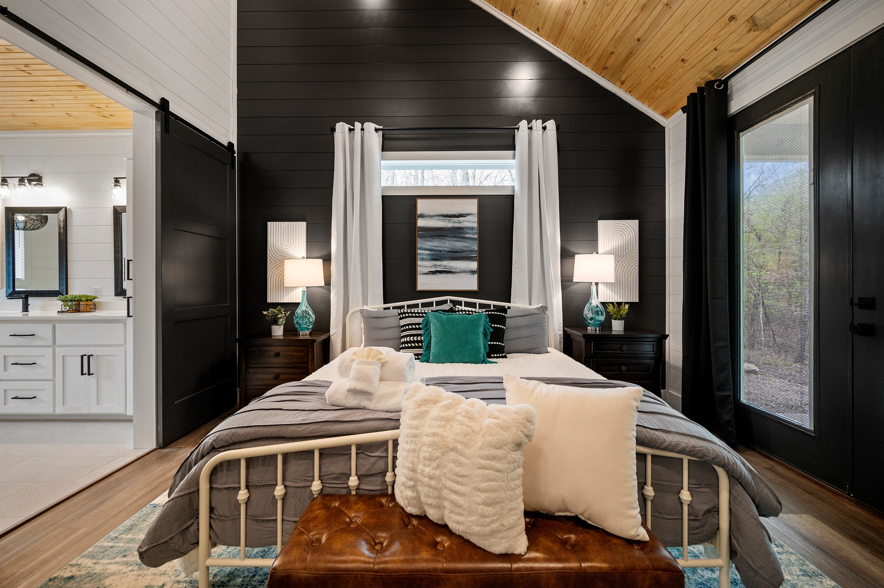 King Suite 1: Luxury linens + premium mattresses for restful nights 🌙