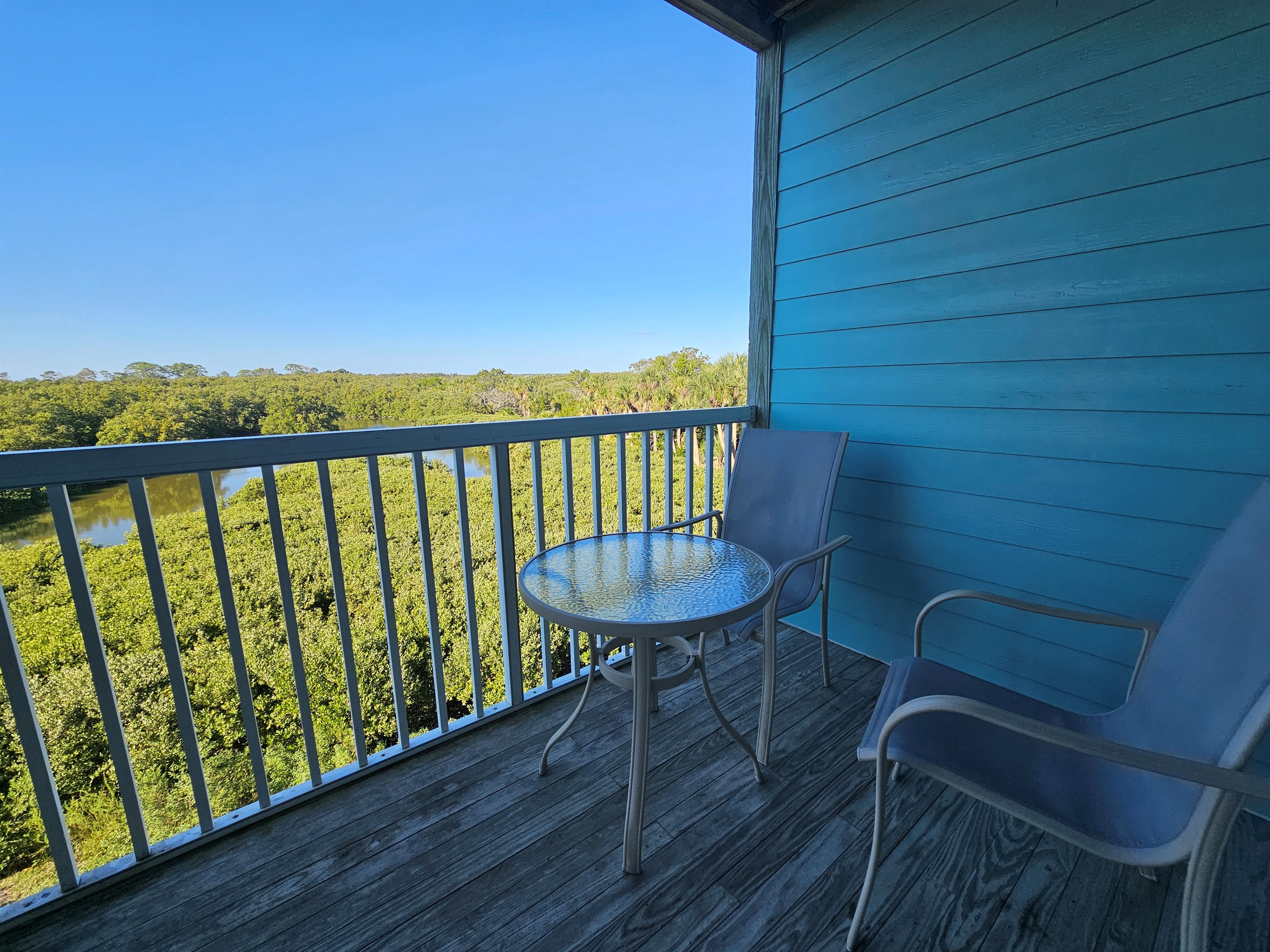 Porch on 2nd Floor with great seating