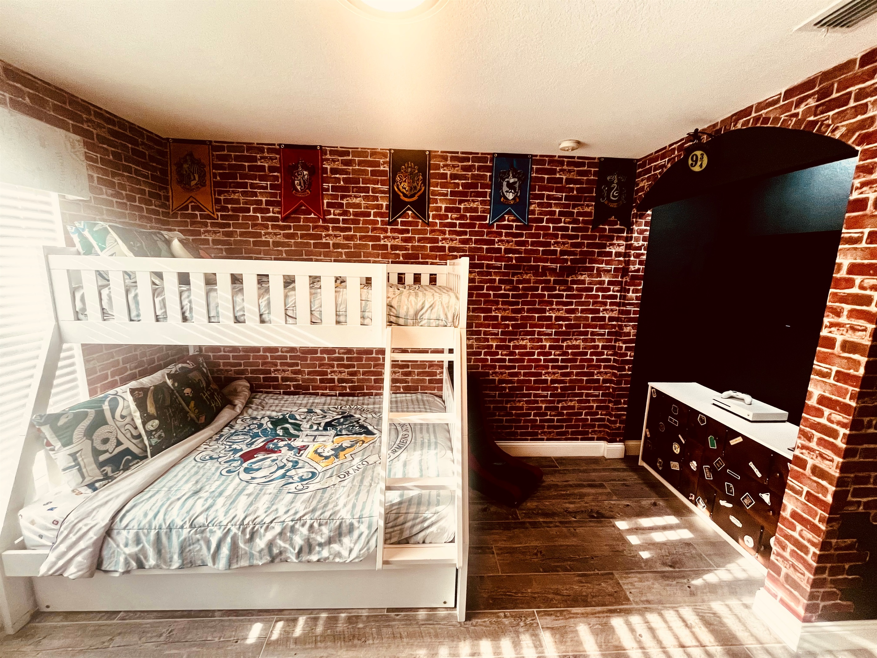 Harry Potter Bunkbed w/ Trundle Bedroom