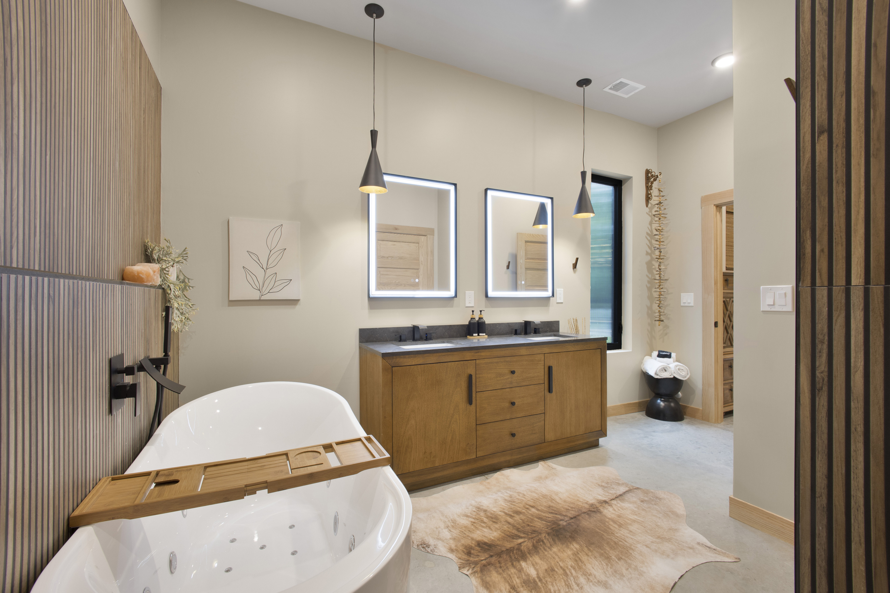 Primary Bathroom / Lighted Mirrors