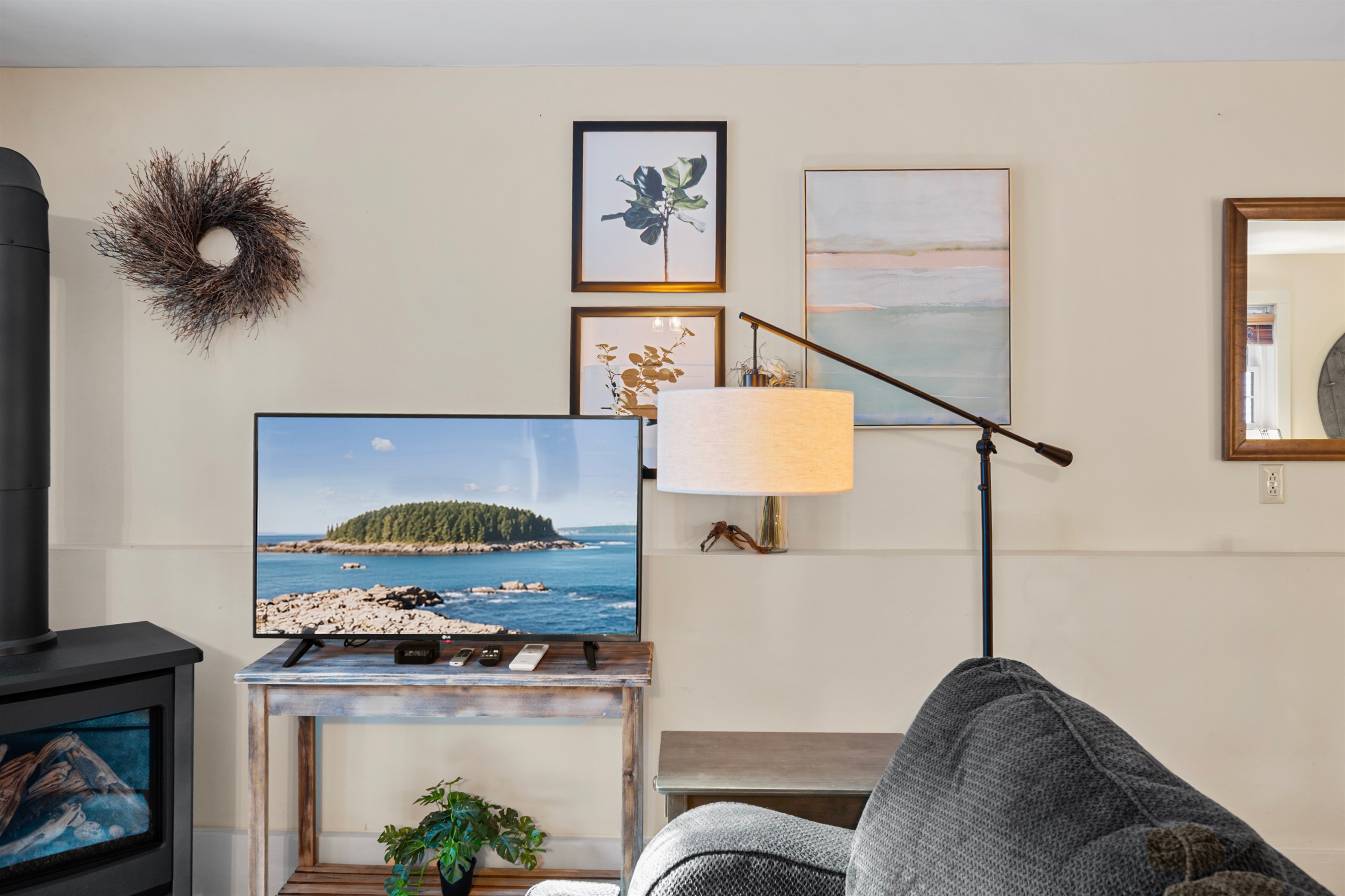 Keep entertained with Apple TV on the flat screen – perfect for movie nights