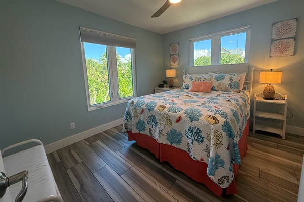 Bedroom3: "Coral Bedroom" with queen bed, each lamp has a USB plug