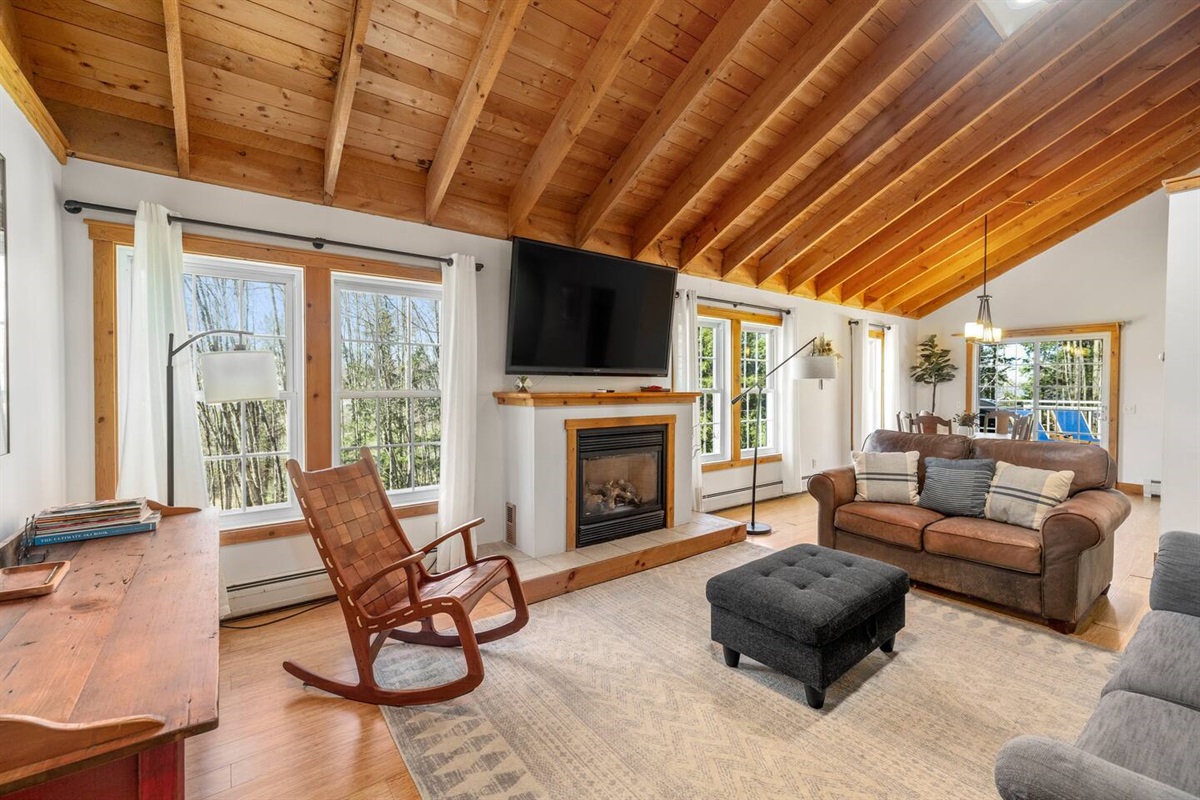 Incredible living space with large TV and gas fireplace
Large TV with Hulu Live TV, ESPN +, and Disney +