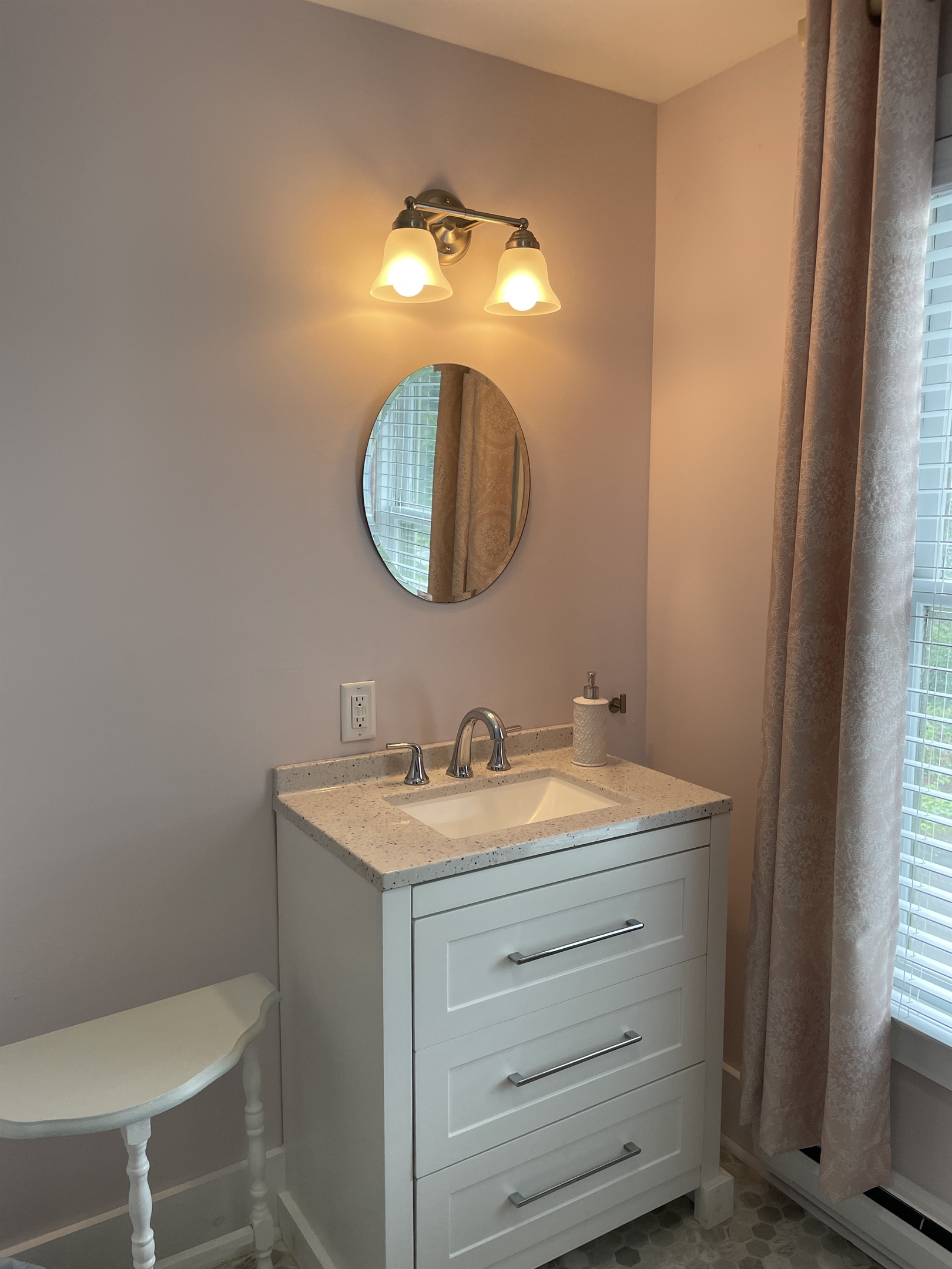 Common bath off hall on 2nd floor