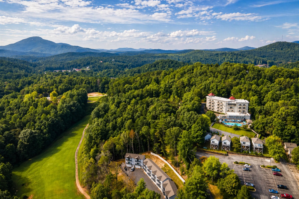 The Valhalla Resort sits above the golf course and next to the townhomes and offers a spa and two restaurants: The Caledonia and the Sky Bar.