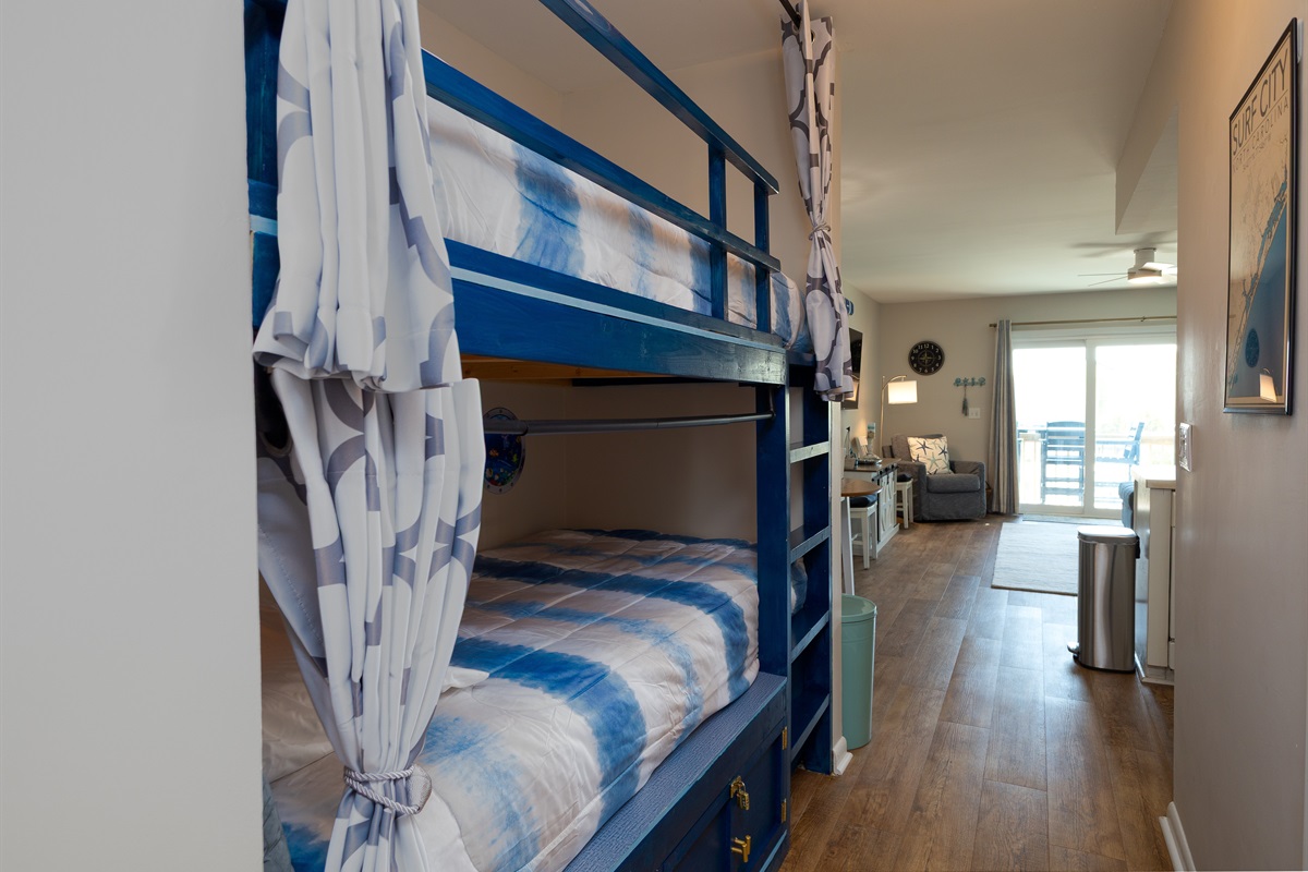 Hallway bunk beds, ideal for kids!