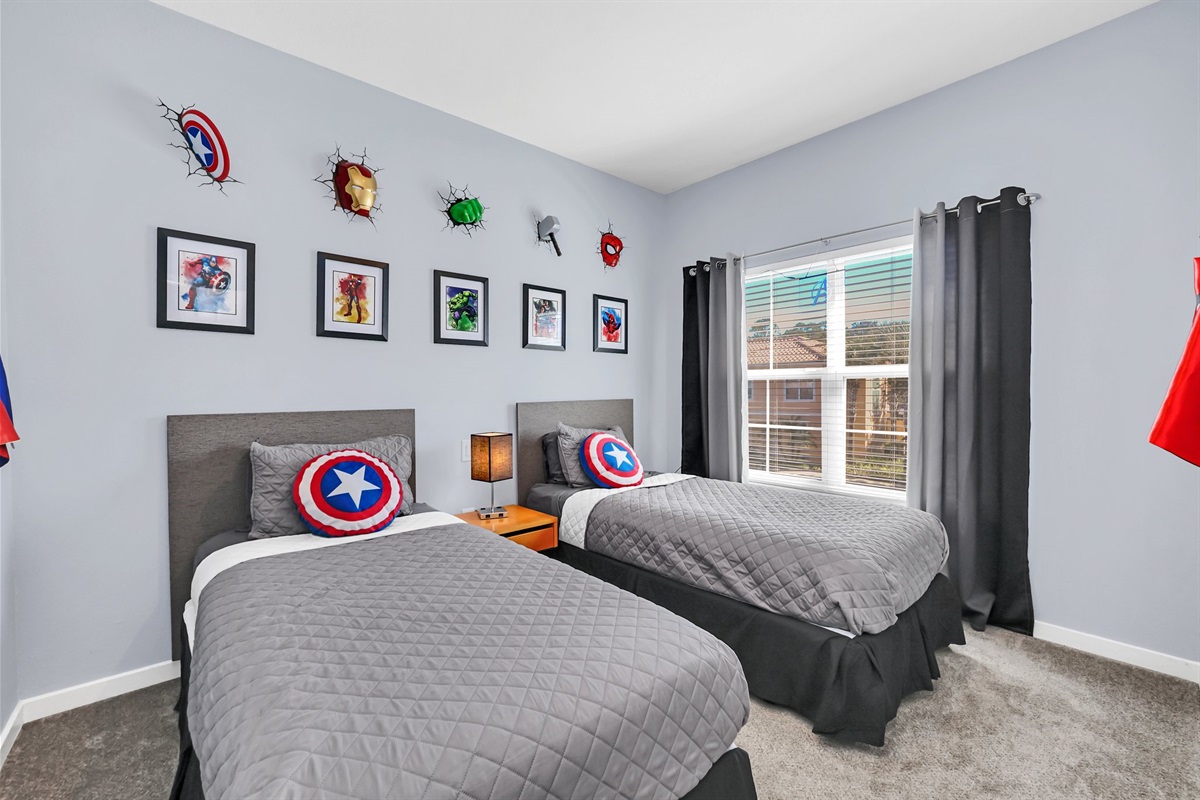 Guest room with 2 twin beds
