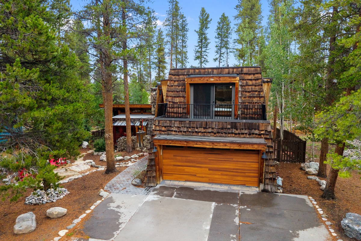 Mid aerial view of summer front exterior