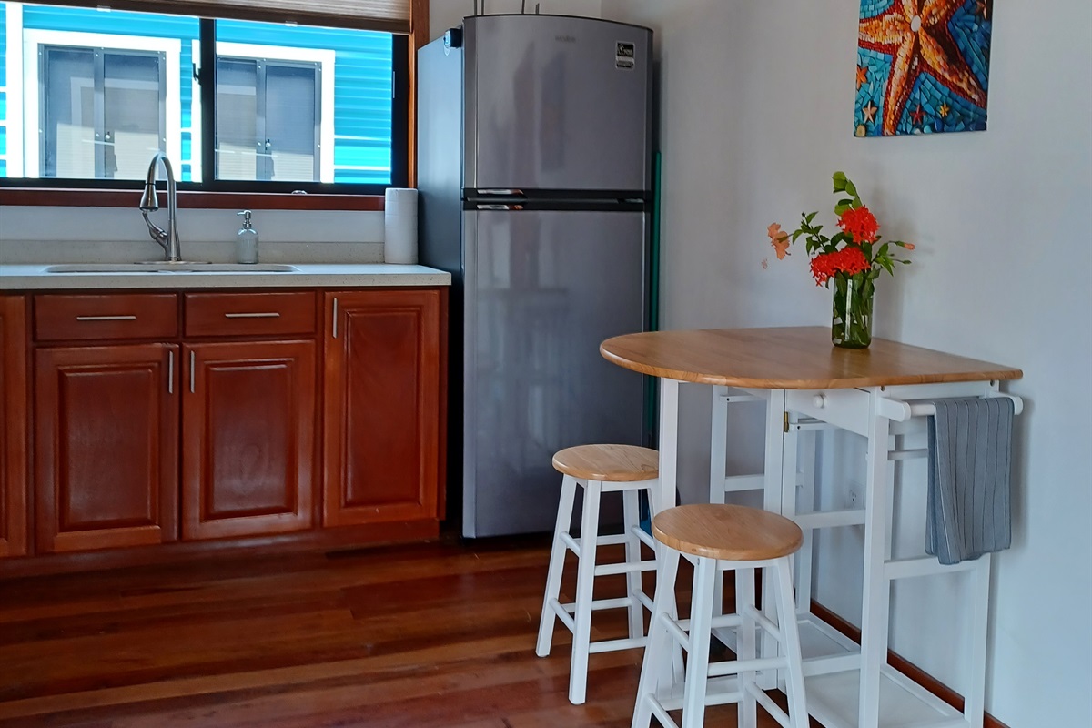 Starfish dining area for 2 peopel