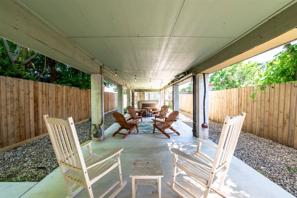 530efd1d1b2541469d5d138fba7d3006 Large | Beachhouse | Texas | TX | Vacation Homes | Galveston | Crystal Beach | Kokomo | Breezy Days | Beachfront Elegance | Sunrise Serenity | Southern Sands Property Management, LLC