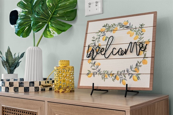 Welcome to Aqua 207 - Lemonade!