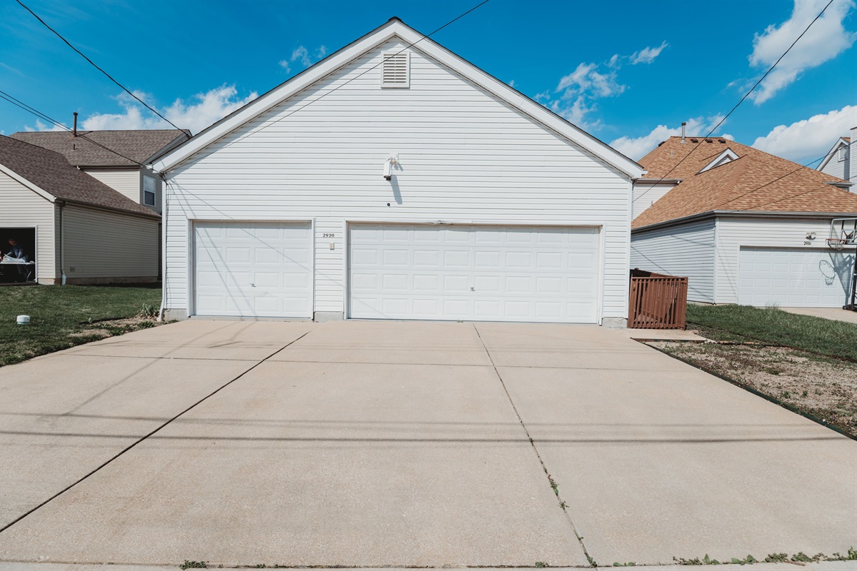 Private garage + driveway parking means peace of mind from arrival to departure.
