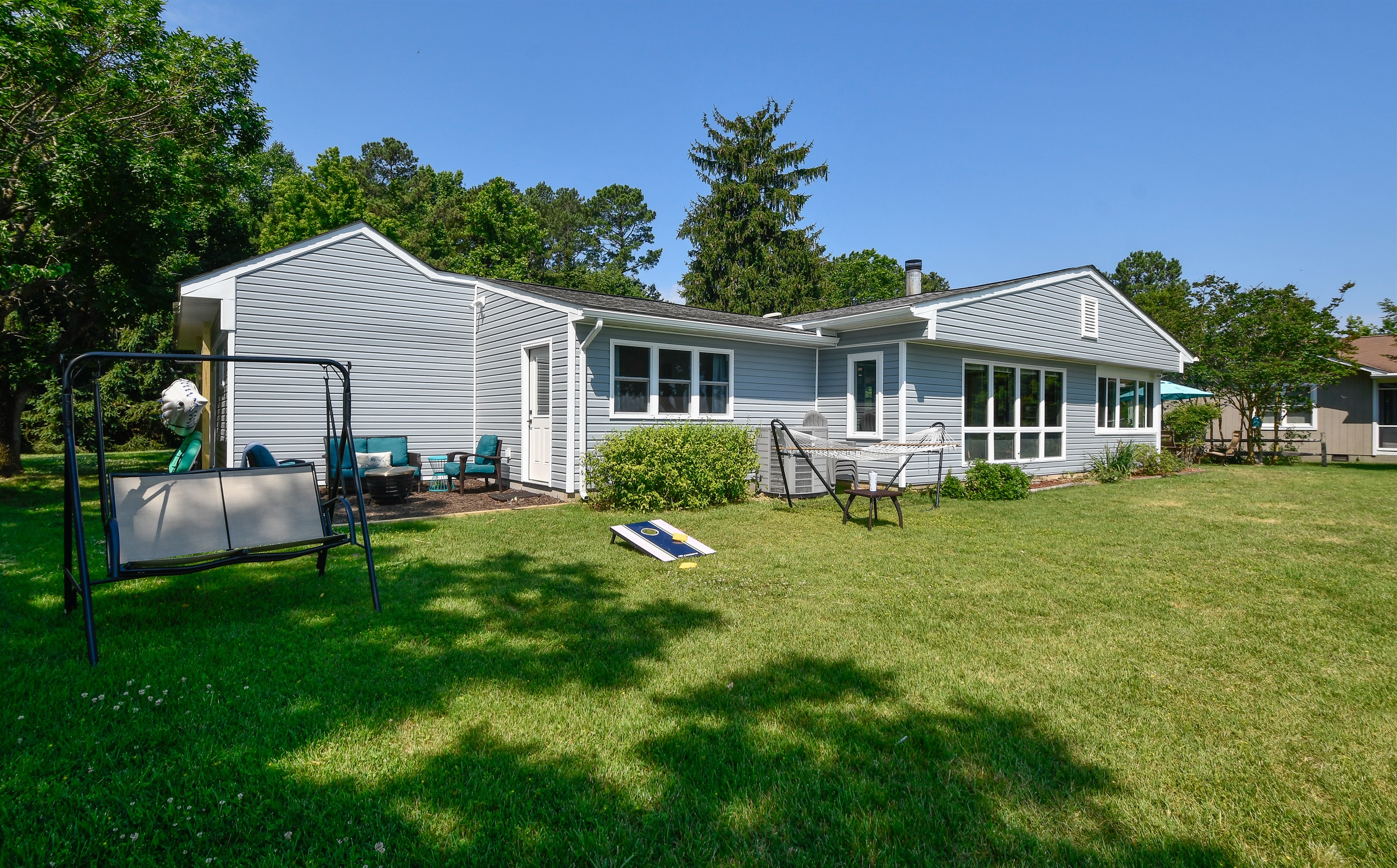 More of a landlubber? Enjoy the swing, hammock or lots of lawn games in the front or back yard.