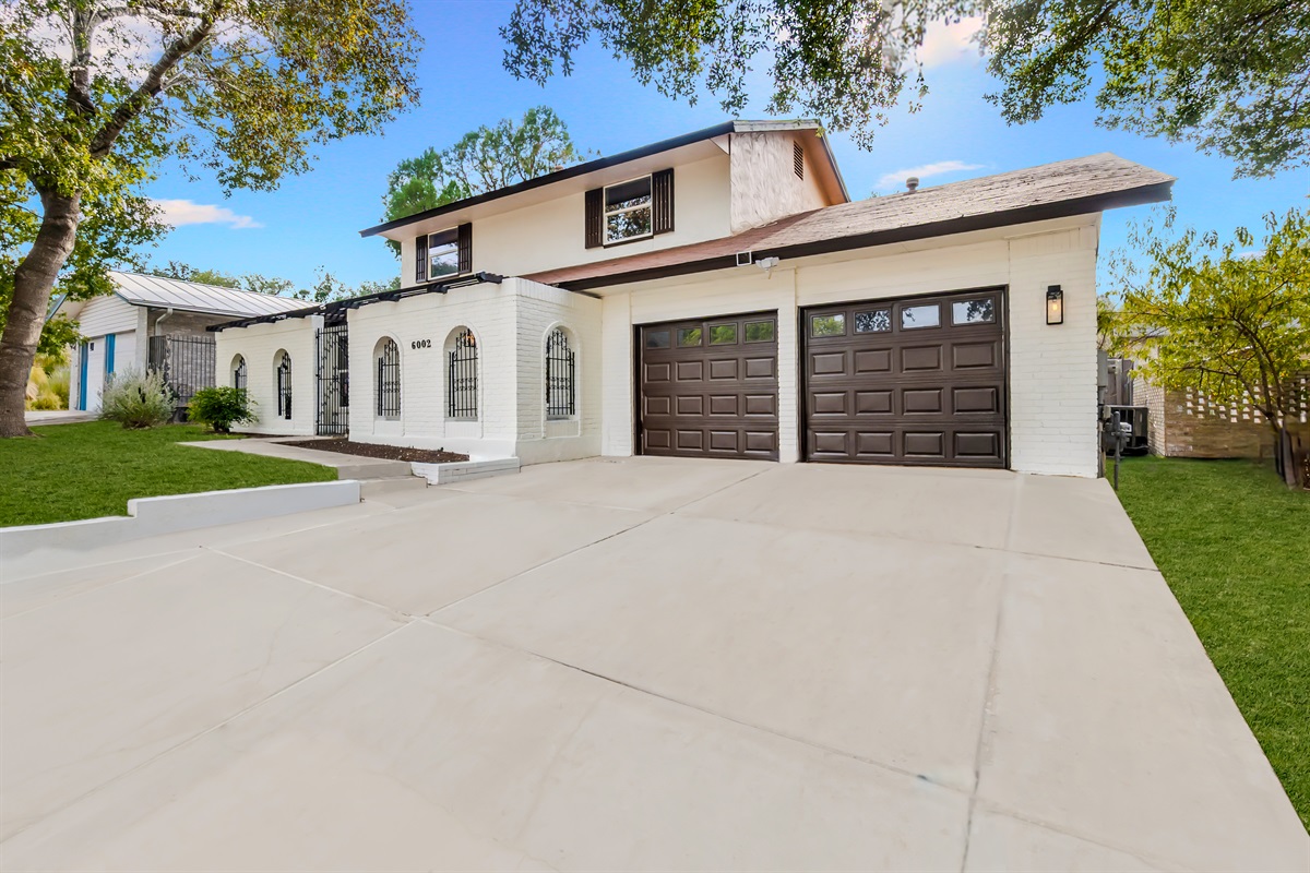 Easy self check in with smart lock.