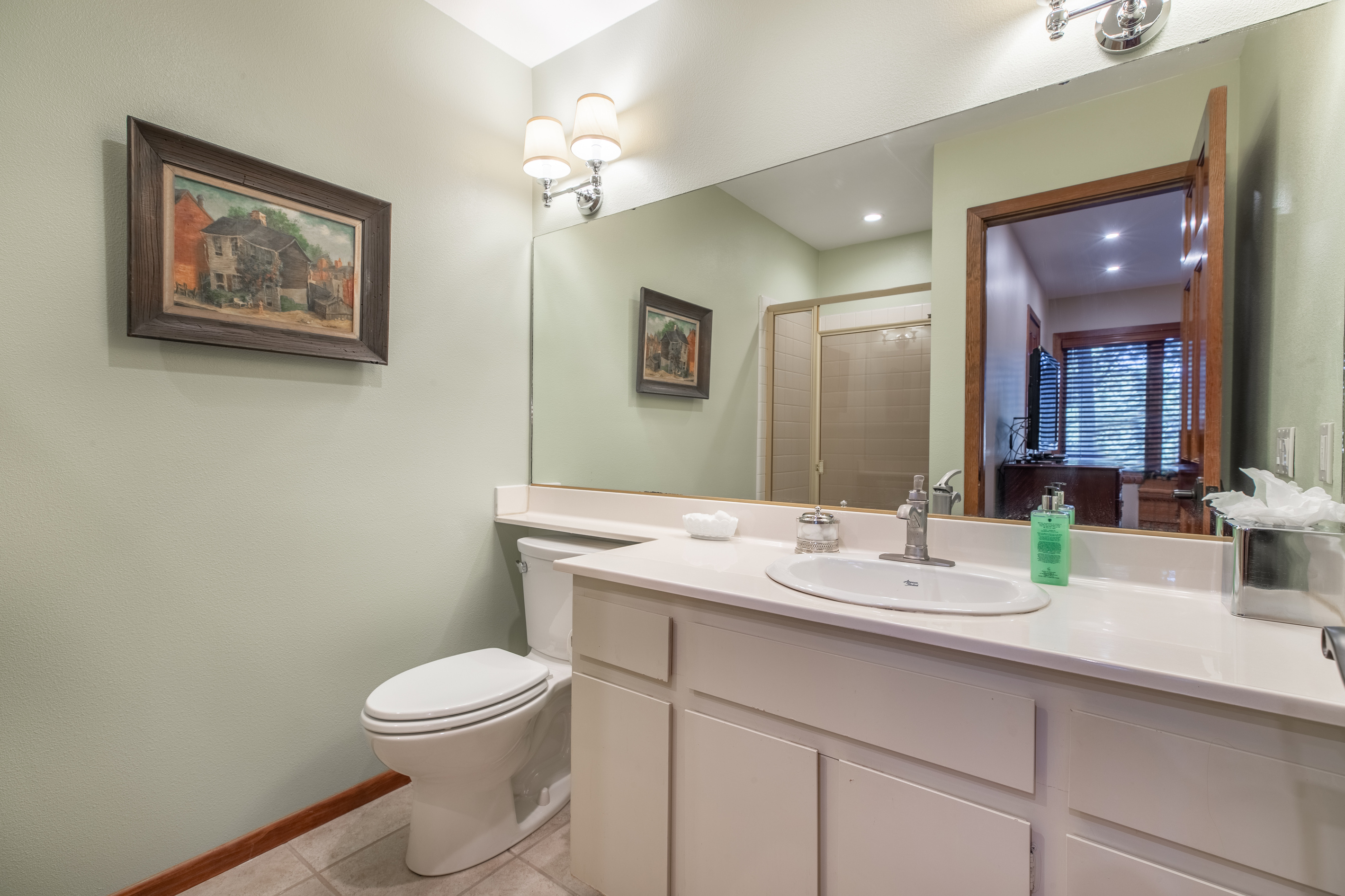 Nicely appointed ensuite bathroom.