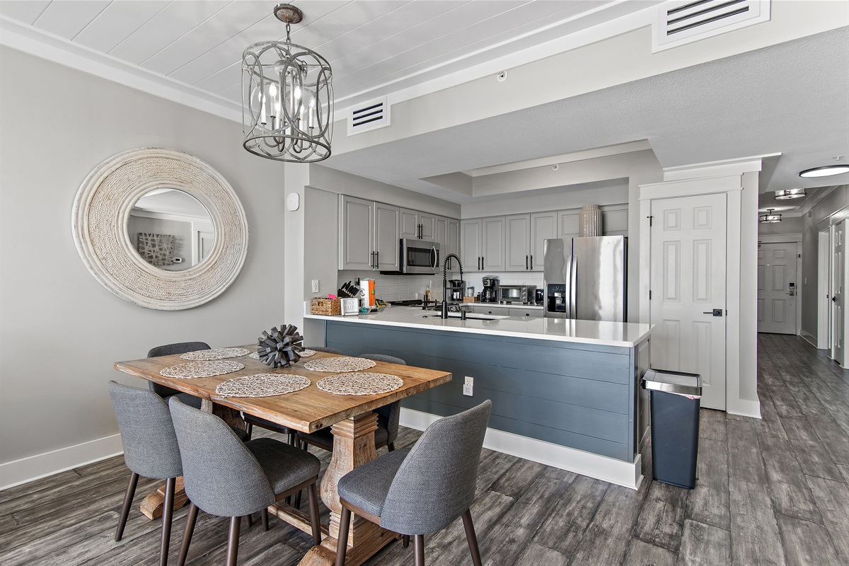 This 2BR/2BA condo has an open floorplan with tall ceiling, Gulf views from many angles, and has been completely remodeled!