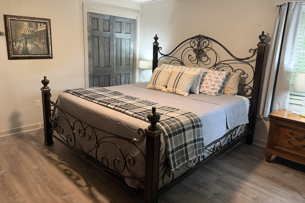 Main level King bedroom