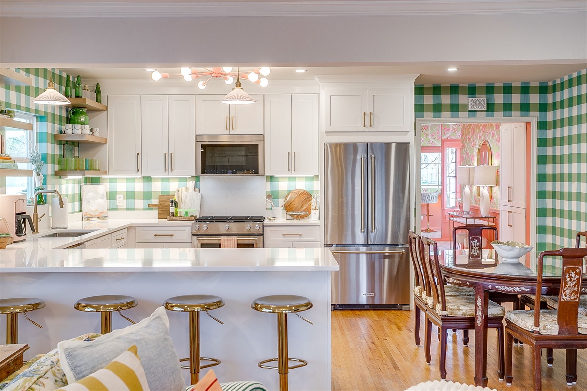 Flexible dining layout designed for group meals