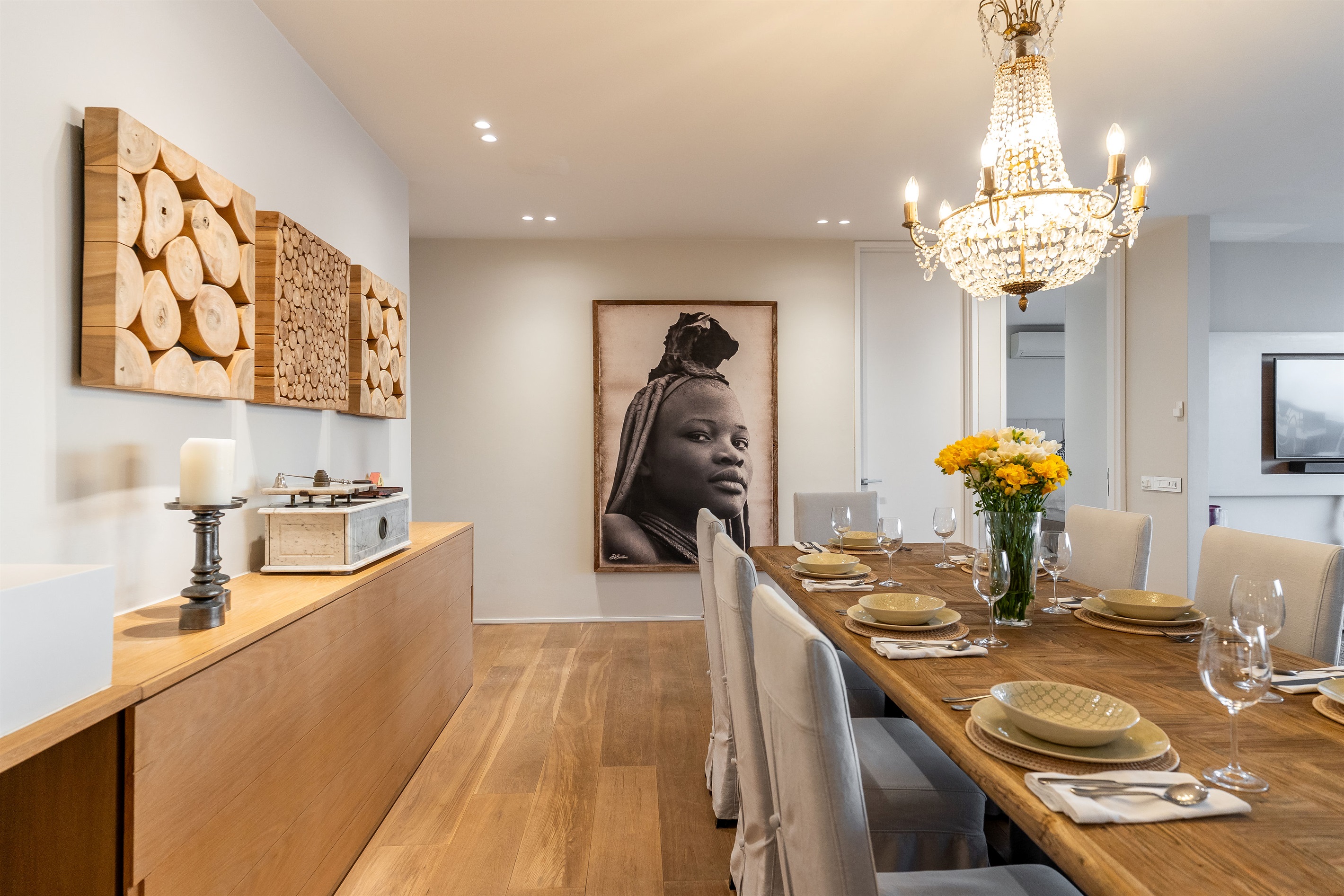 Dining with seating for 10