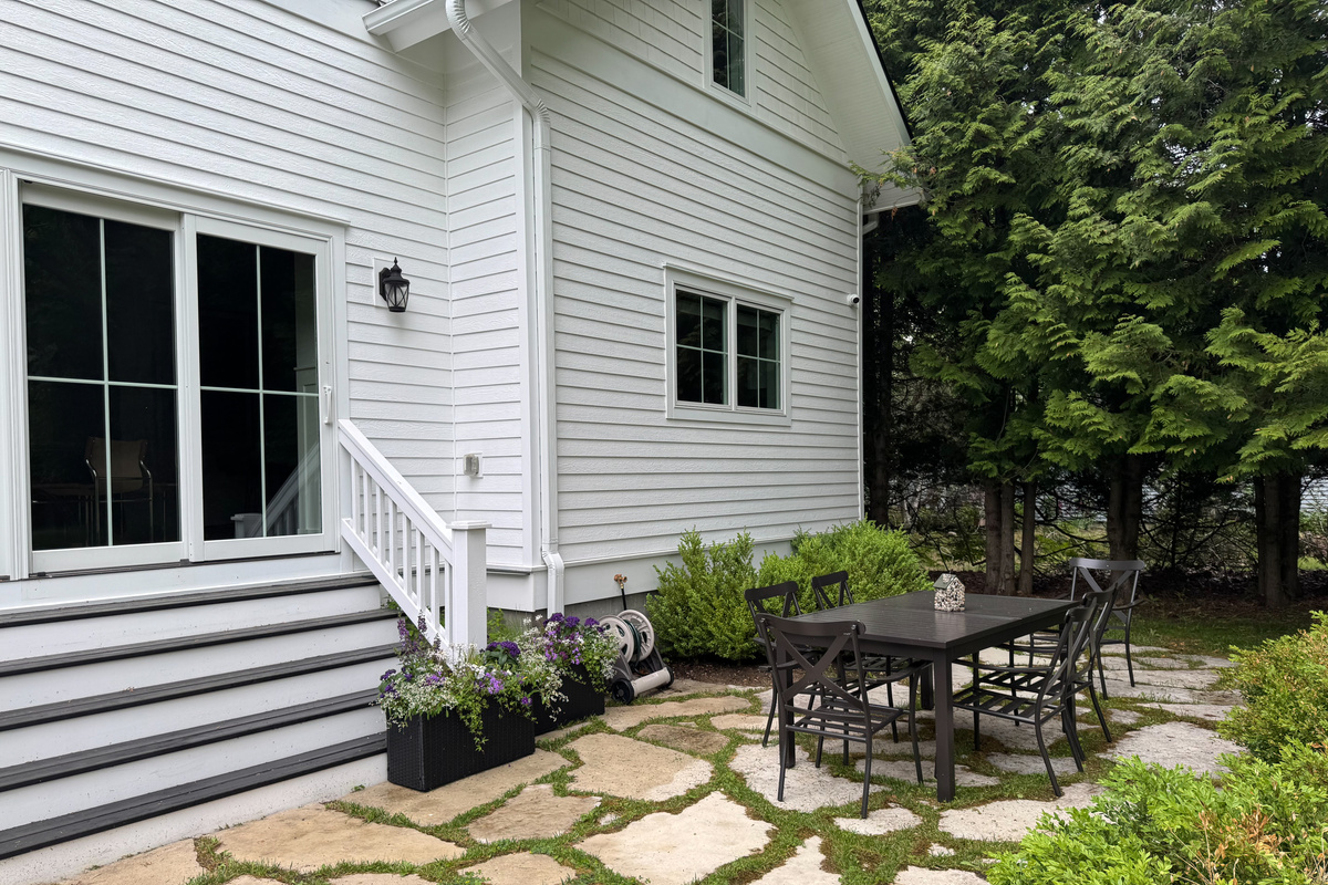 Patio with Seating