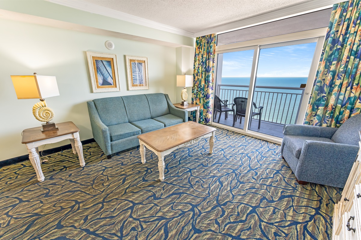 Amazing Living Room with Stunning Views🌊☀️