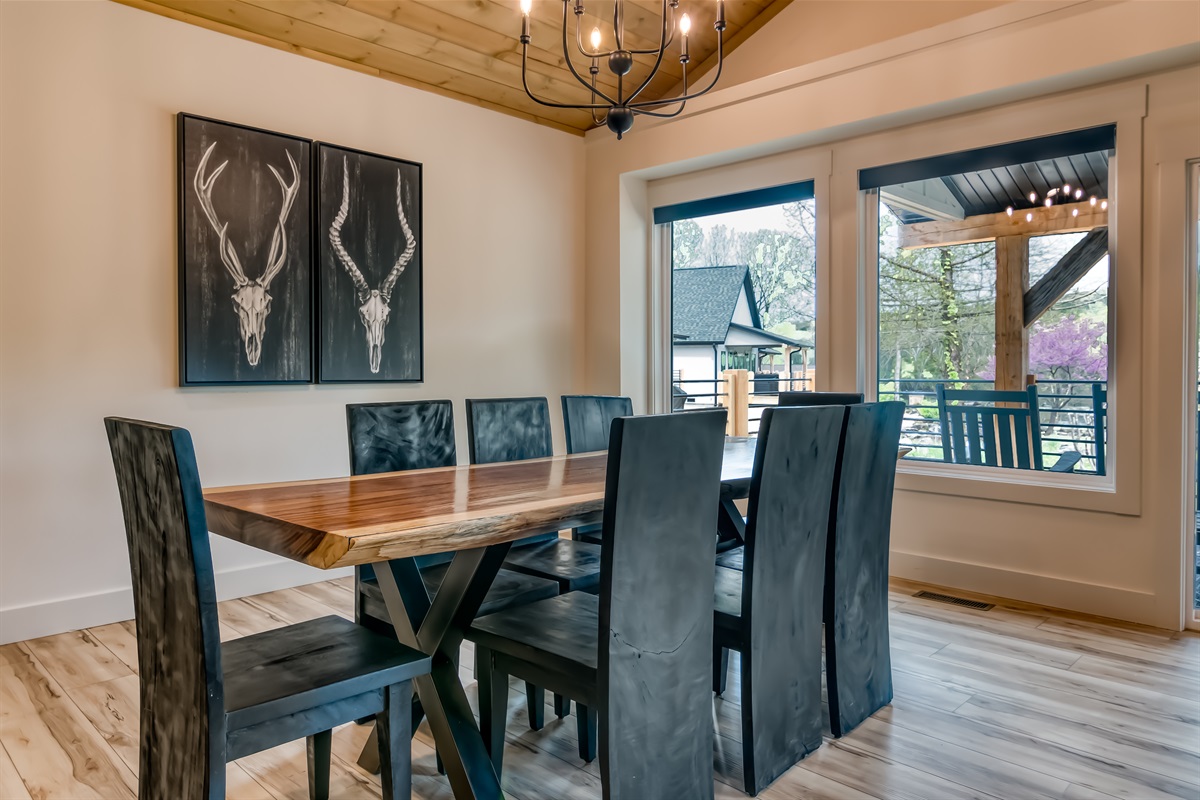 Unique table with 8 seats