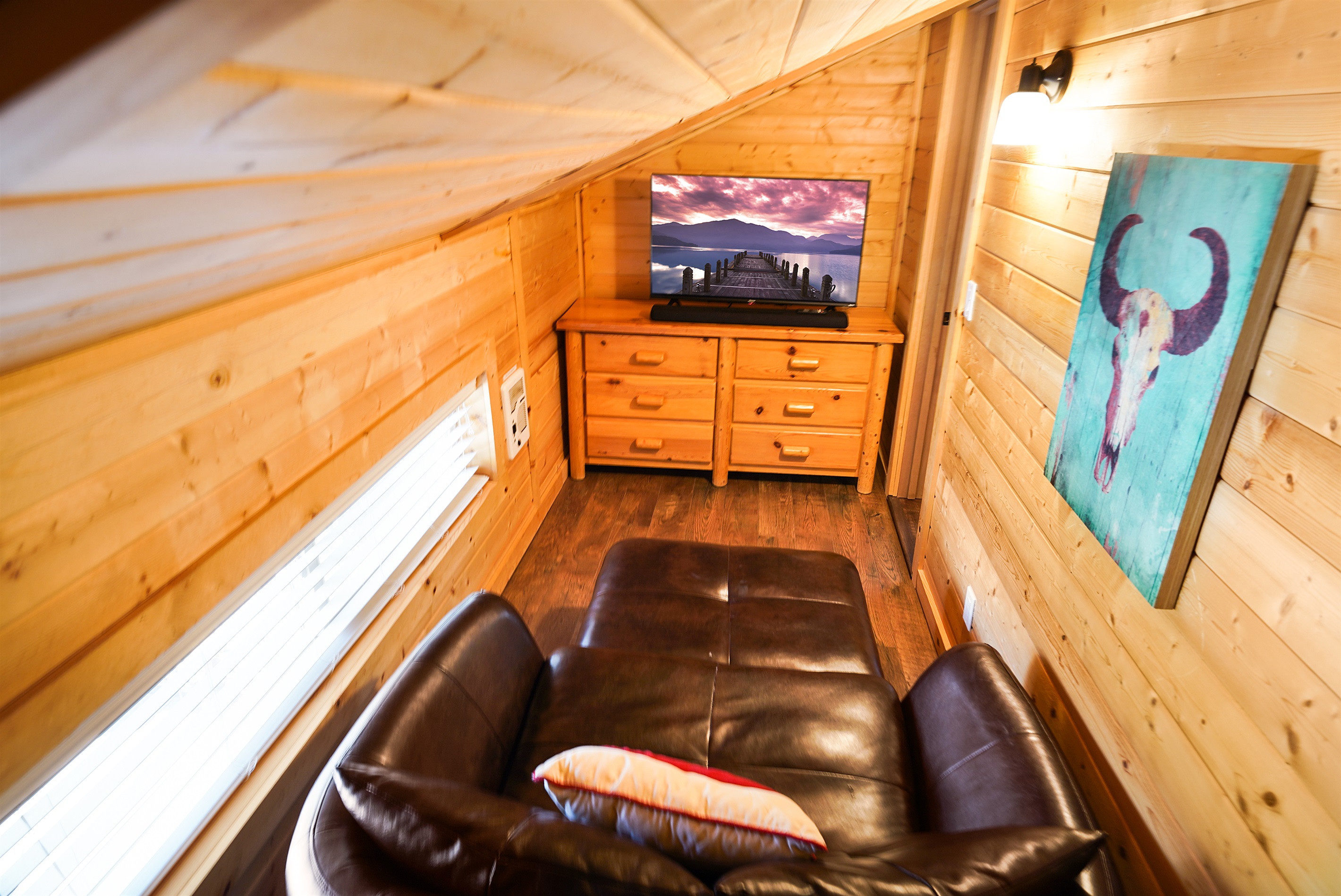 Additional upstairs lounge and entertainment space