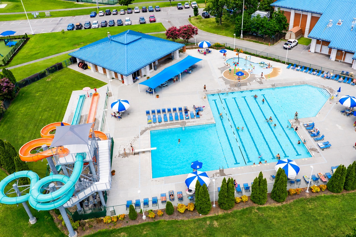 Start making your summer plans now. We’ll see you at the pool! 🏊‍♂️
🛝 30-foot double slide, splash pad & kiddie pool 