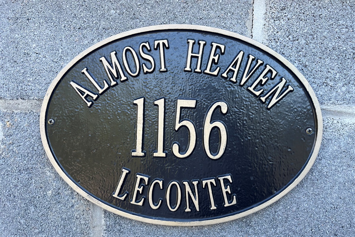 Welcome to your vacation destination. Almost Heaven LeConte