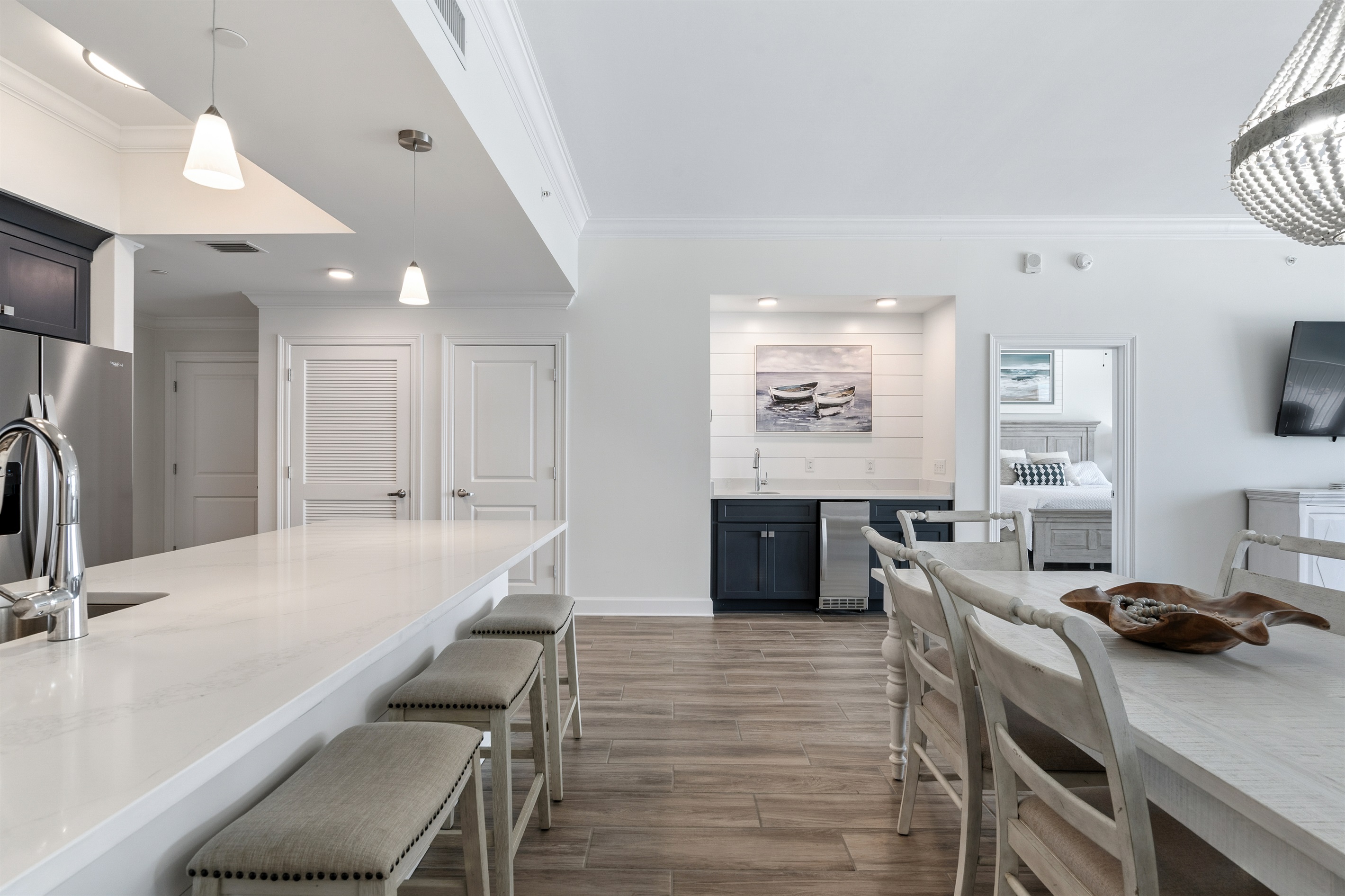 Dining/Bar