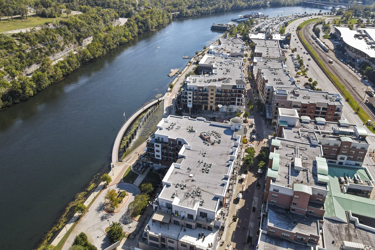 Your cabin getaway is just minutes from the excitement of Branson Landing