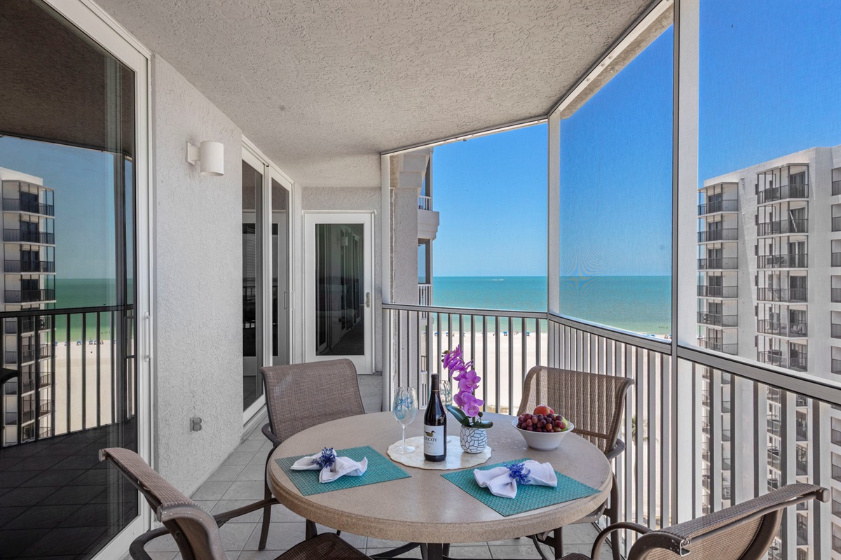 Gullwing Beach Resort 1002 – A Beachfront Condo