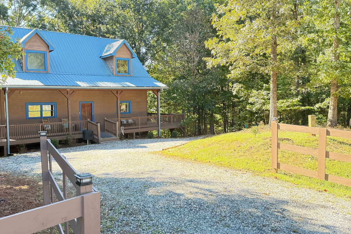 Welcome to your cozy getaway in the North Georgia mountains