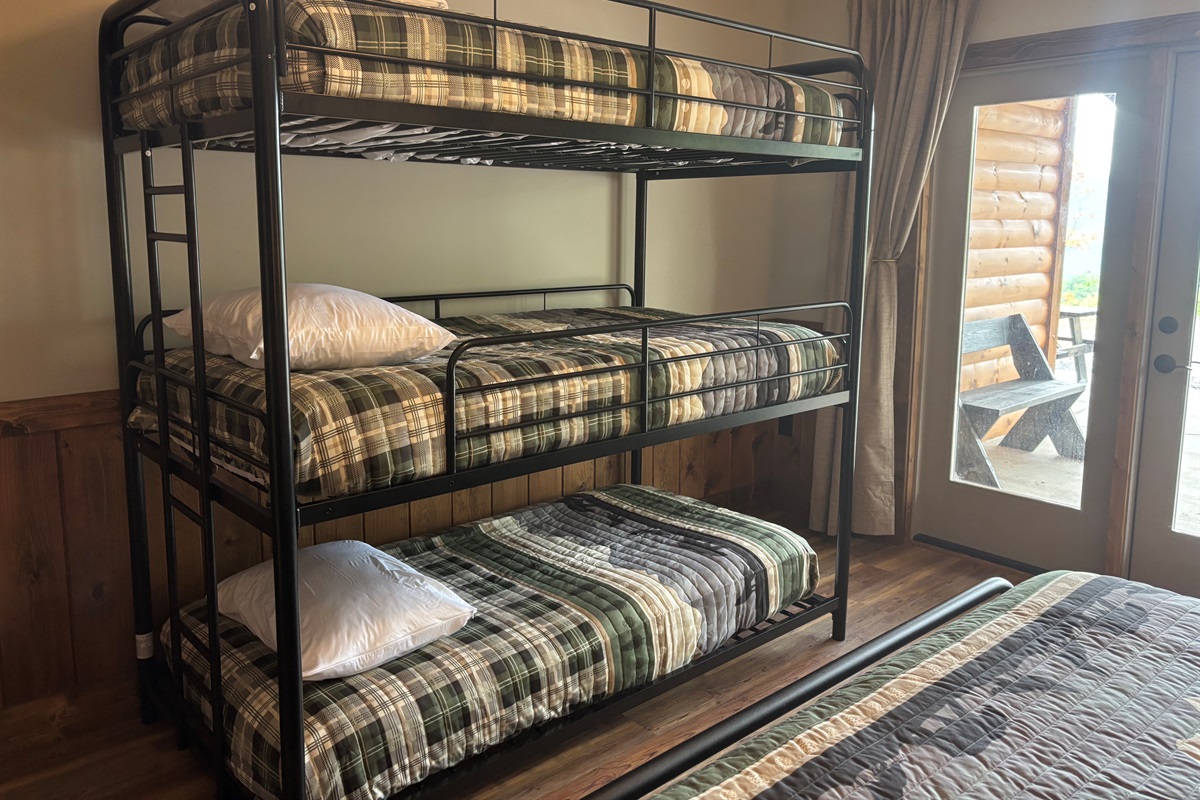 Triple Bunk Beds in the King Room