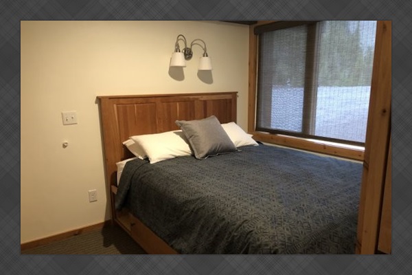 Bedroom: Full-size bed.