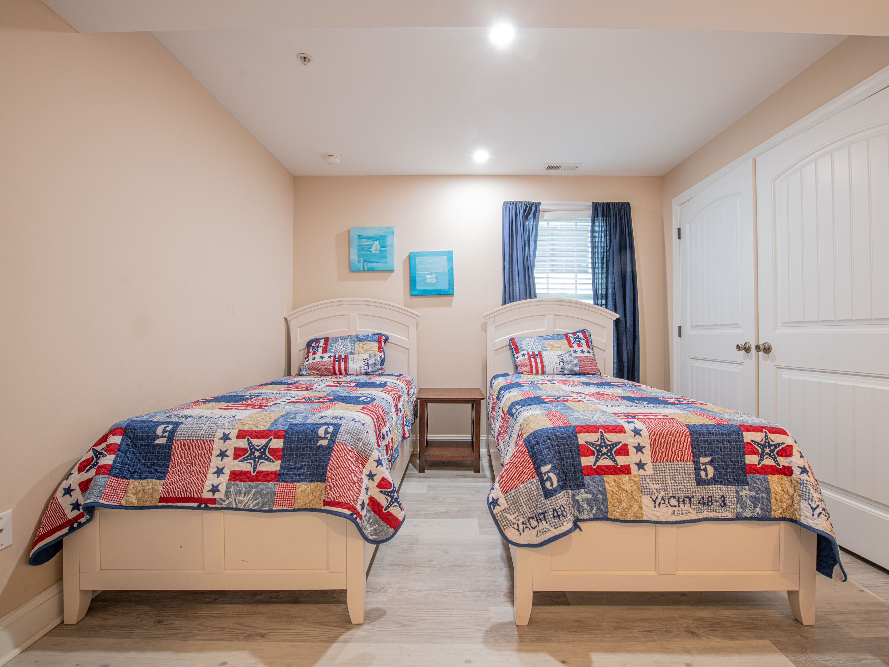 Two Twin Bedroom 6