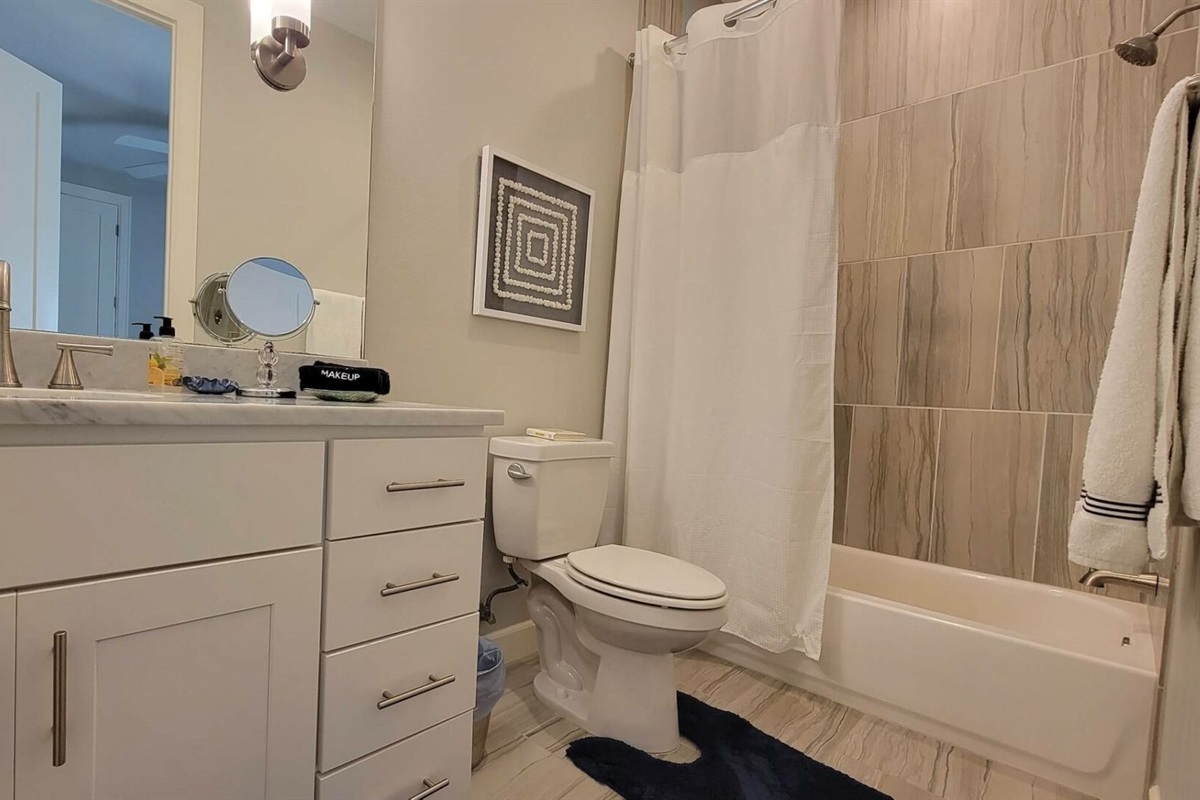 Bedroom 3 ensuite bath