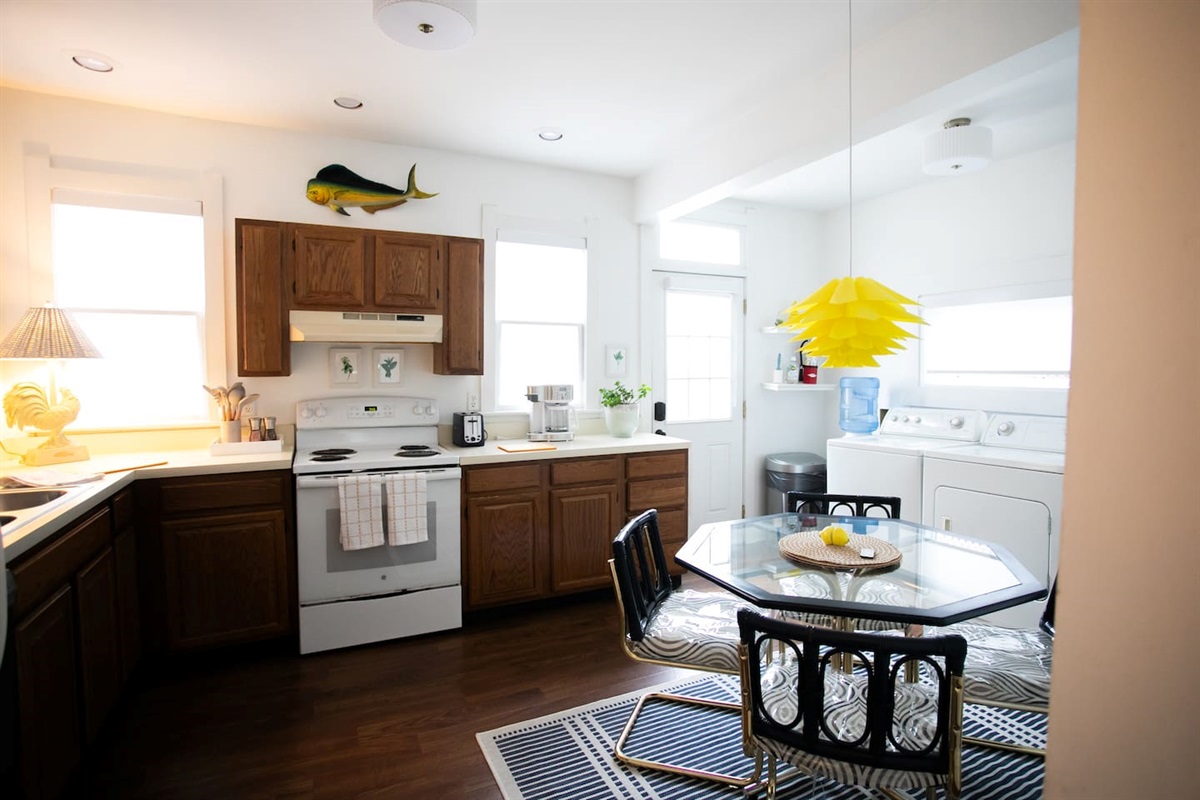 An easy, functional layout with room to cook, gather, and move comfortably — ideal for longer stays or cooking in.