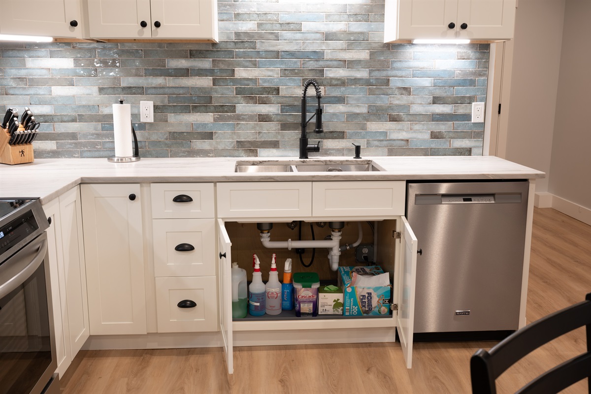 Cleaning supplies & trash bags