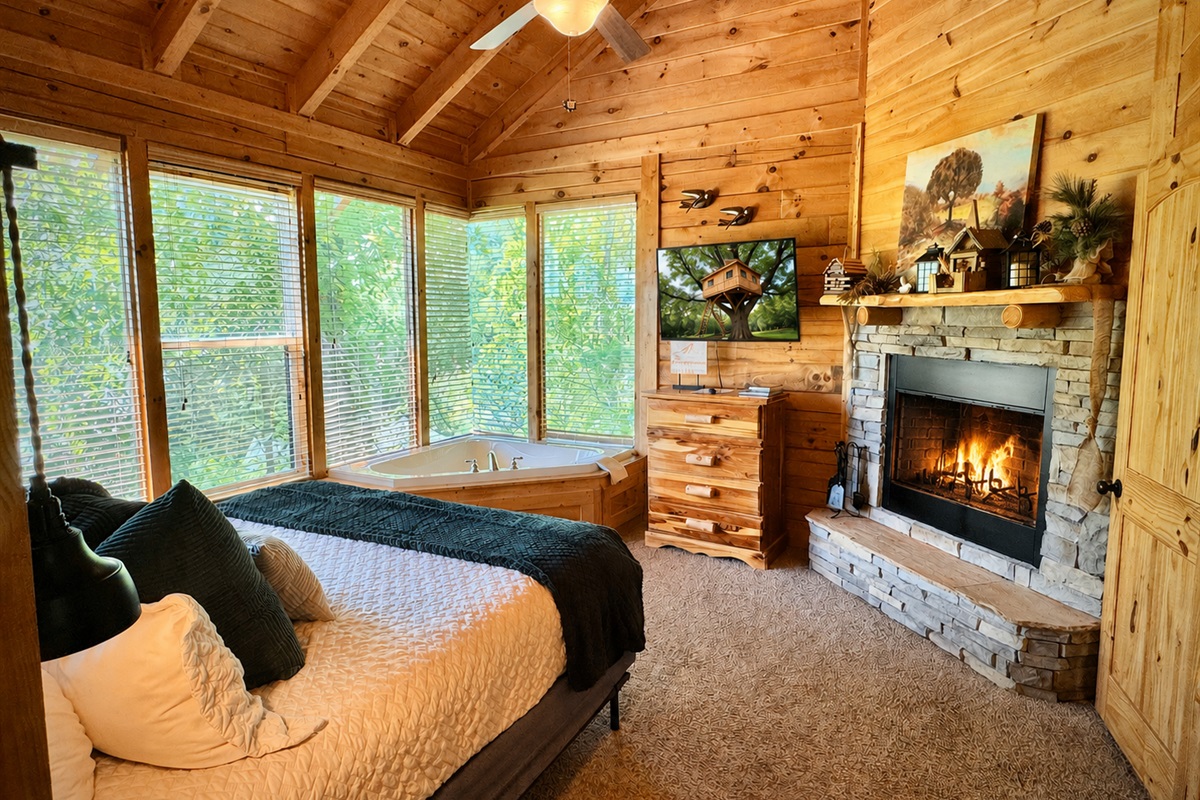 Treehouse room upstairs king.