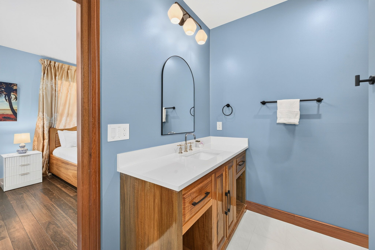 1st Floor Bathroom 2, Ensuite | Rosewood Retreat | 2605 Palm Blvd, Isle of Palms, SC | IOP Escapes