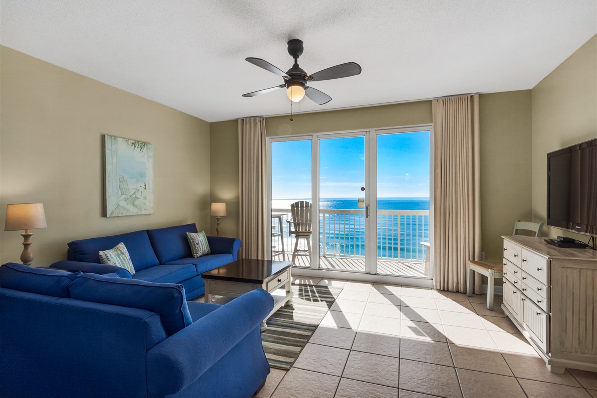 Living Room - Queen Pullout Sofa - Upgraded Mattress!