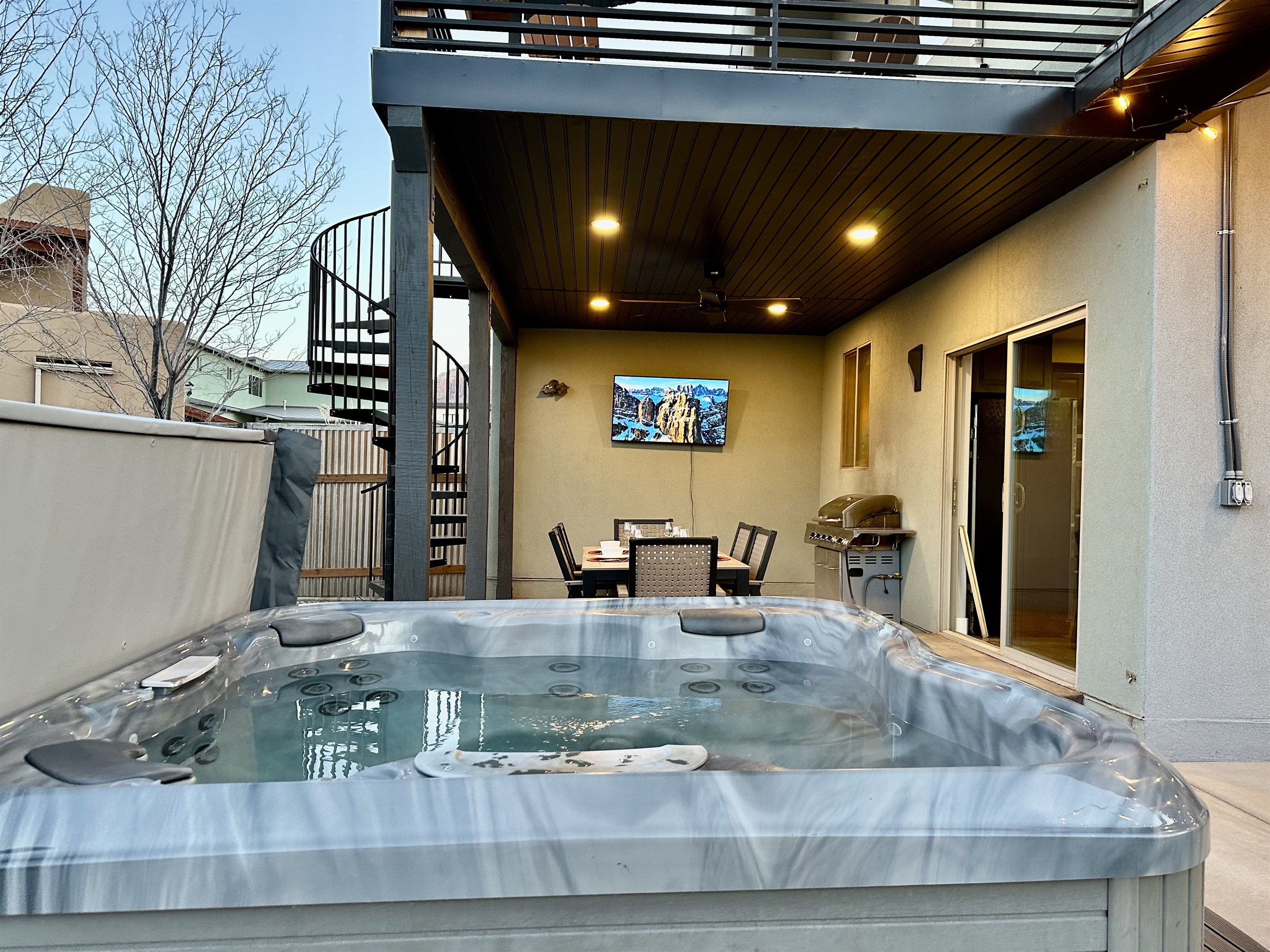 Hot Tub Outdoor Eating Smart TV
