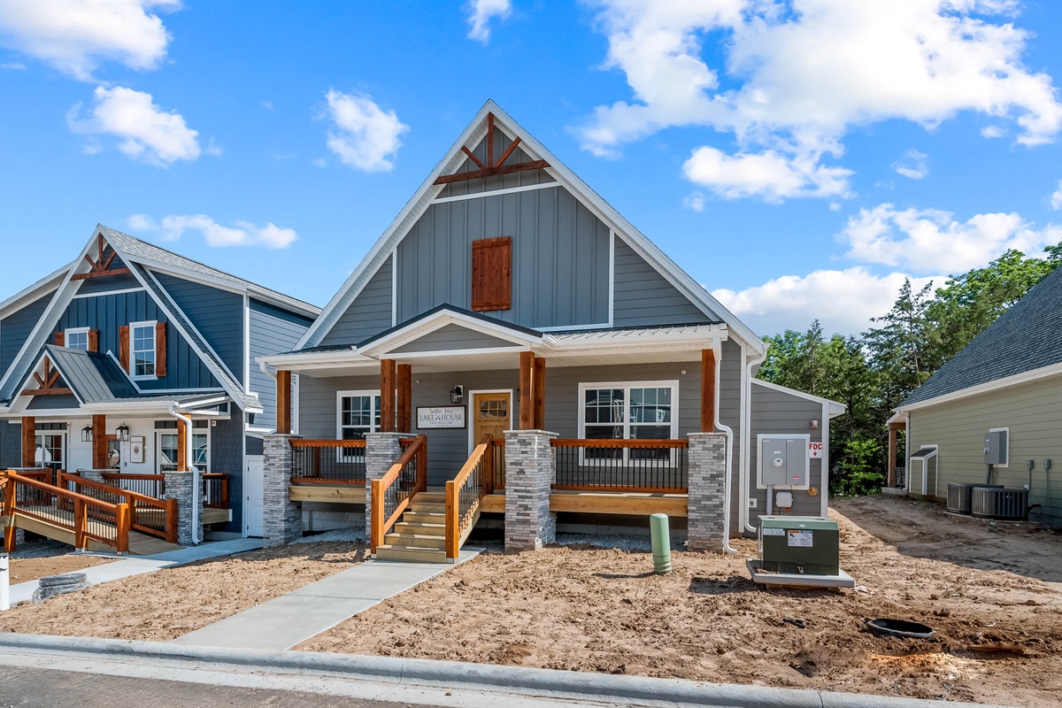 Scottie Lee Lakehouse