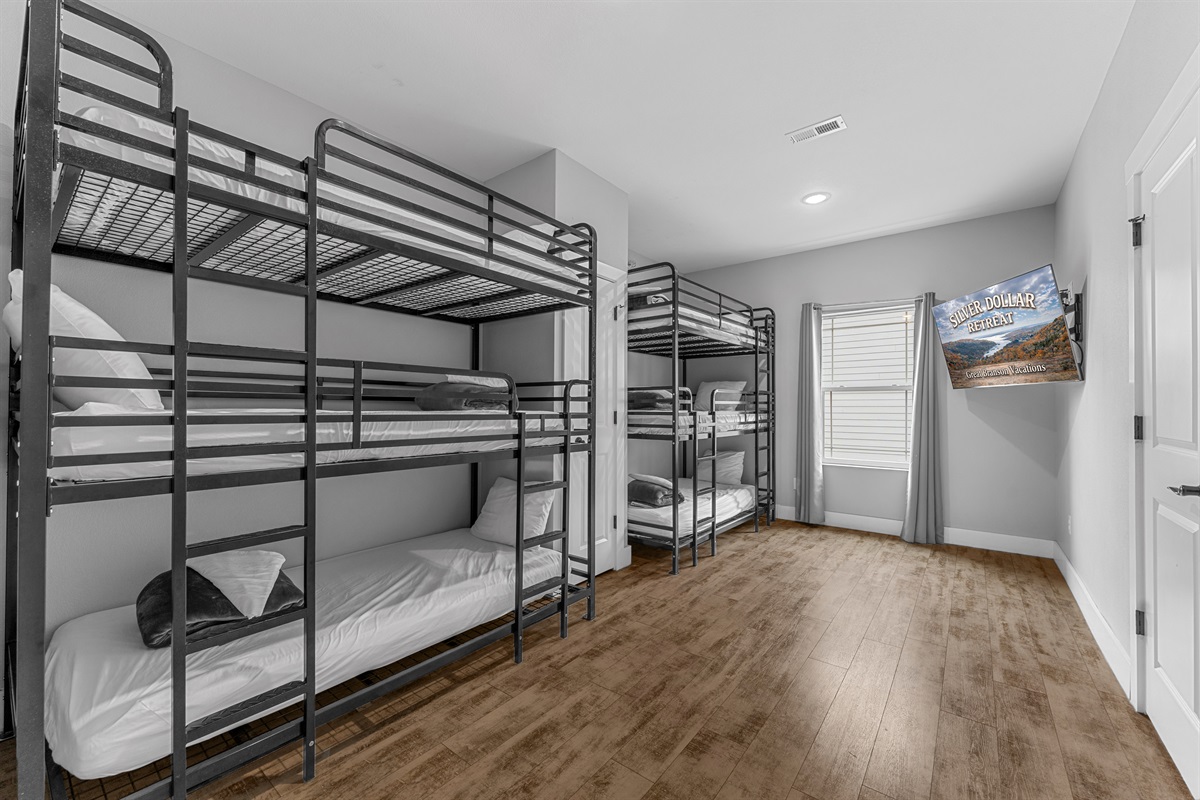 Bedroom 6 (Bunk Room)